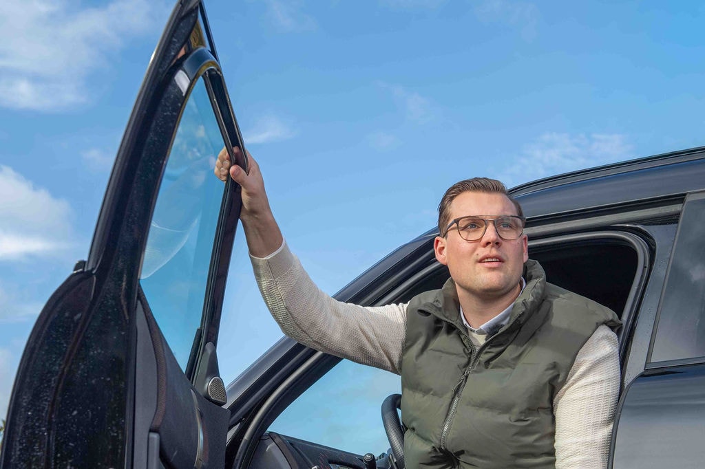 Financial lease hybride auto vs benzine: waarom hybride rijden slimmer is voor ondernemers