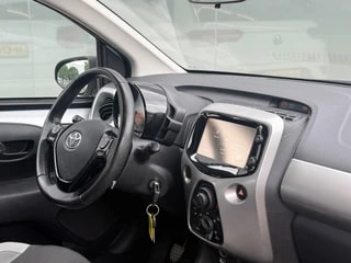 Thumbnail Mobil 6