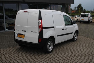 Thumbnail Mobil 4