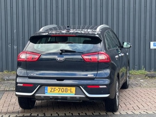 Thumbnail Mobil 6