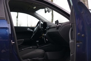 Thumbnail Mobil 6