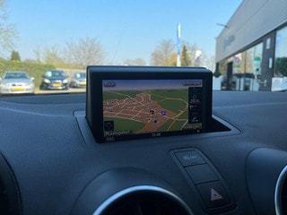 Thumbnail Mobil 6