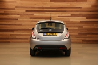 Thumbnail Mobil 4