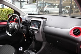 Thumbnail Mobil 6