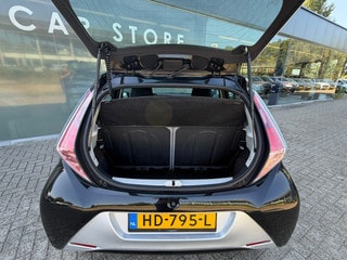 Thumbnail Mobil 6