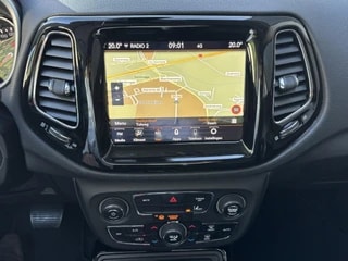 Thumbnail Mobil 8