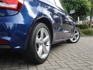Thumbnail Mobil 4
