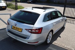 Thumbnail Mobil 8