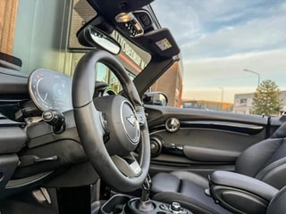 Thumbnail Mobil 6