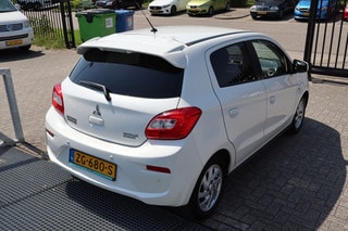 Thumbnail Mobil 4