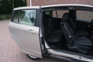 Thumbnail Mobil 4