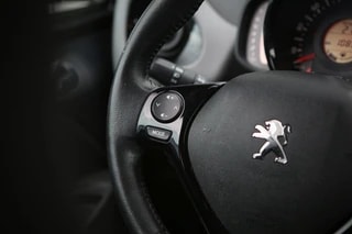 Thumbnail Mobil 8