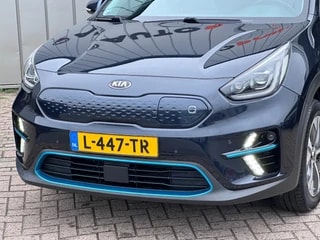 Thumbnail Mobil 8