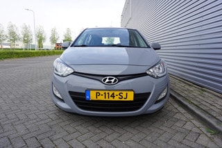 Thumbnail Mobil 6