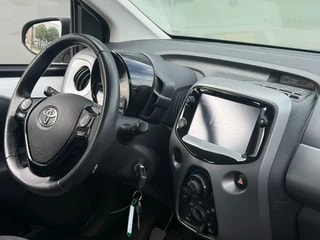 Thumbnail Mobil 8