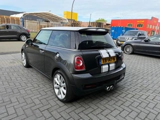 Thumbnail Mobil 8
