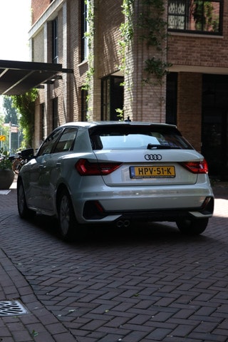 Thumbnail Mobil 4