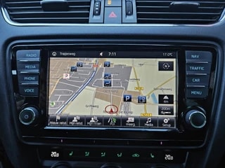 Thumbnail Mobil 4