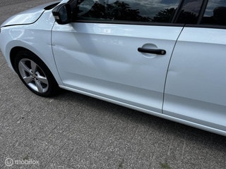 Thumbnail Mobil 6