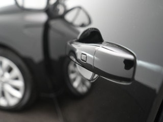 Thumbnail Mobil 10