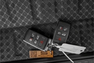 Thumbnail Mobil 8