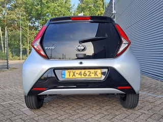 Thumbnail Mobil 6