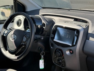 Thumbnail Mobil 10