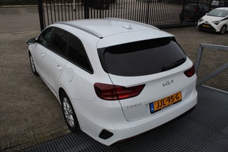 Thumbnail Mobil 4