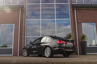 Thumbnail Mobil 4