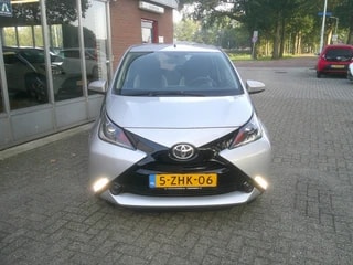 Thumbnail Mobil 4