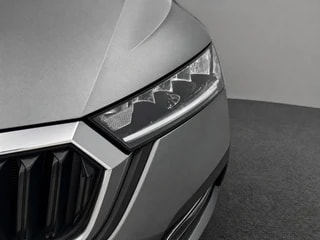 Thumbnail Mobil 8