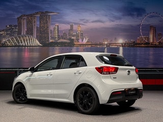 Thumbnail Mobil 6