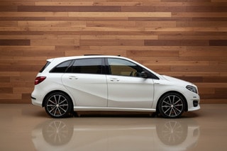 Thumbnail Mobil 6
