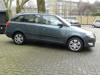 Thumbnail Mobil 6