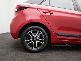 Thumbnail Mobil 7
