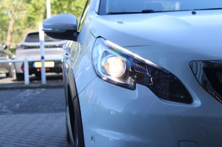 Thumbnail Mobil 10