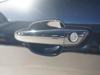 Thumbnail Mobil 8