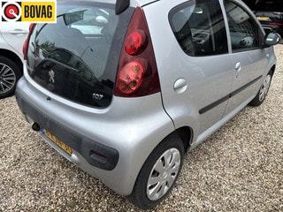 Thumbnail Mobil 5