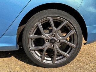 Thumbnail Mobil 6