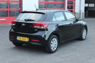Thumbnail Mobil 4