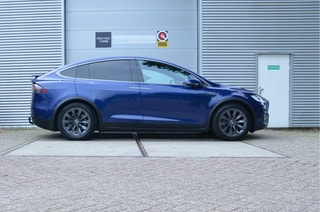 Thumbnail Mobil 8