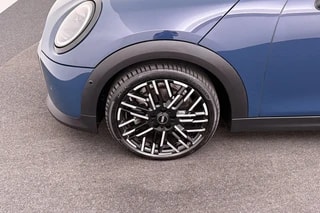 Thumbnail Mobil 7