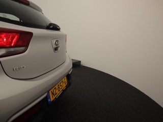 Thumbnail Mobil 6