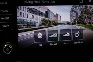 Thumbnail Mobil 8