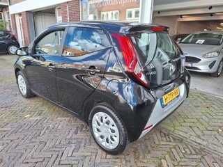 Thumbnail Mobil 6