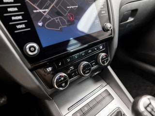 Thumbnail Mobil 9