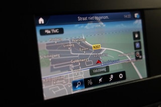 Thumbnail Mobil 6
