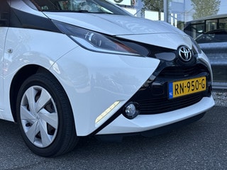 Thumbnail Mobil 6