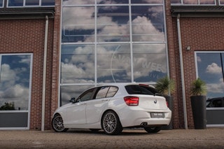 Thumbnail Mobil 4