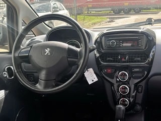 Thumbnail Mobil 8